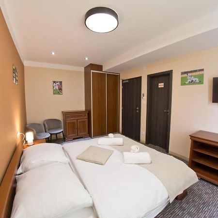 Hotel Reštaurácia GÓL Oravske Vesele Esterno foto