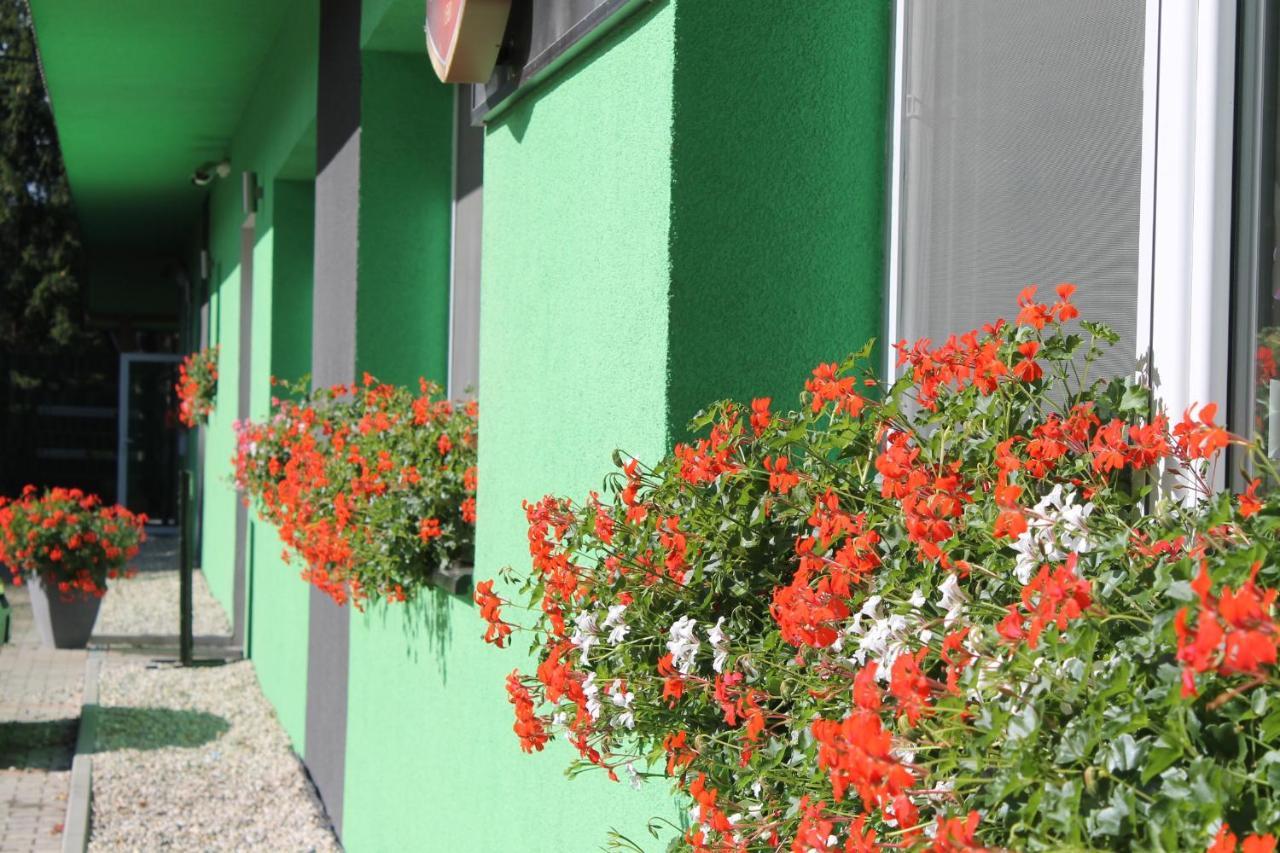 Hotel Reštaurácia GÓL Oravske Vesele Esterno foto