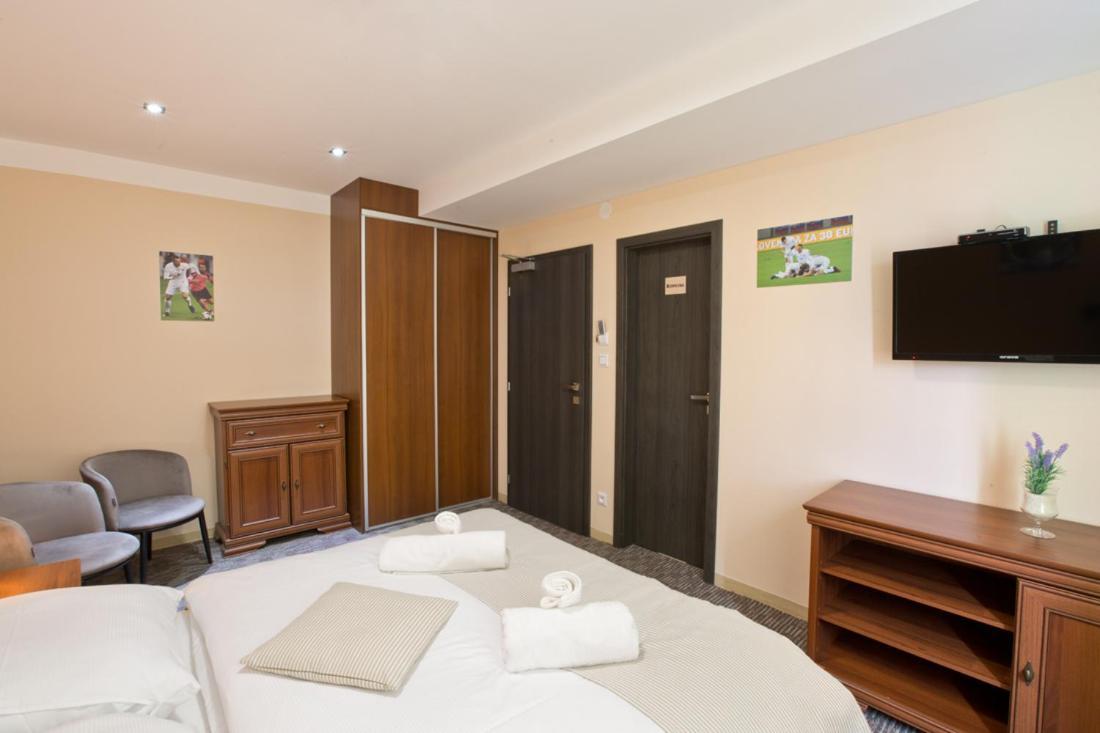 Hotel Reštaurácia GÓL Oravske Vesele Esterno foto