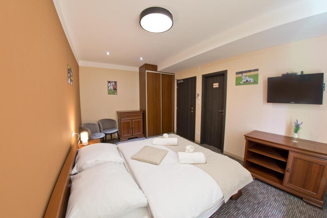 Hotel Reštaurácia GÓL Oravske Vesele Esterno foto