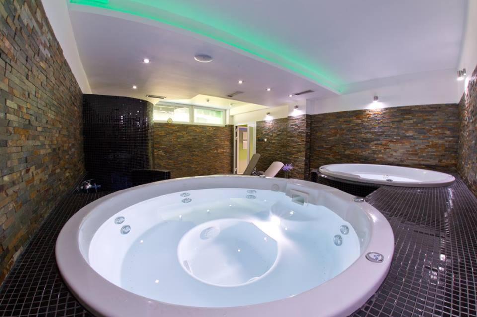 Hotel Reštaurácia GÓL Oravske Vesele Esterno foto