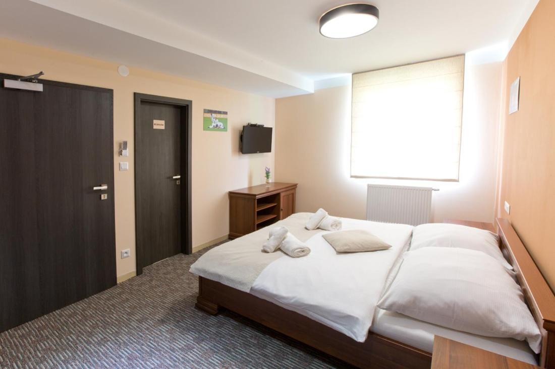 Hotel Reštaurácia GÓL Oravske Vesele Esterno foto